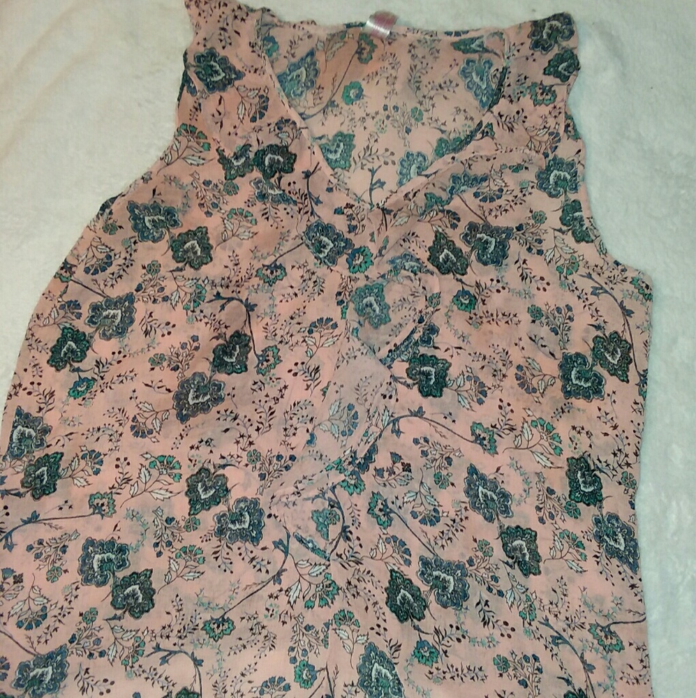 Floral Tank top in a pink color♡